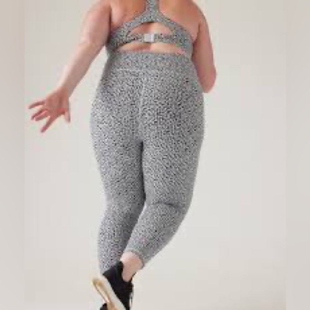 ATHLETA SALUTATION STASH II TEXTURED TIGHT - Picture 5 of 13